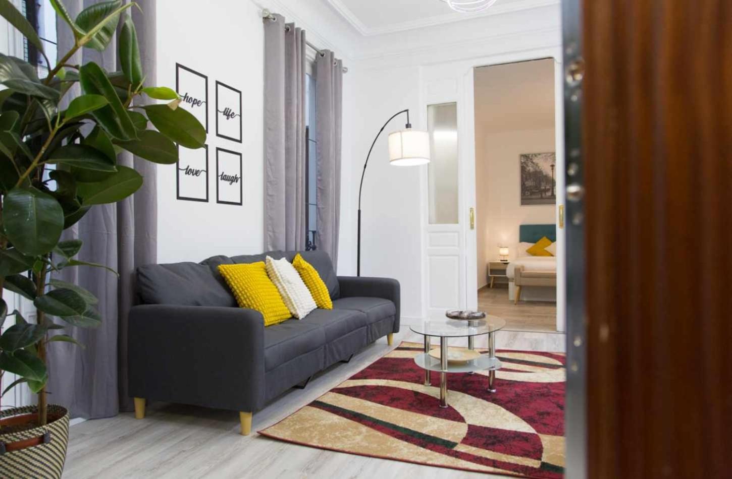 Una Lujosa Estancia En Las Cortes مدريد المظهر الخارجي الصورة